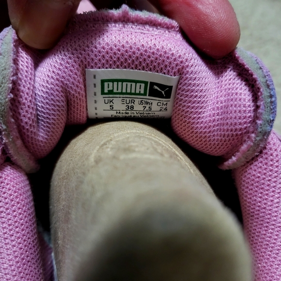 ⛔️SOLD⛔️ Pink Puma Sneakers - Picture 5 of 5